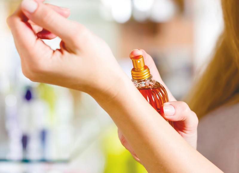 From Novice to Connoisseur: Developing Your Fragrance Review Skills